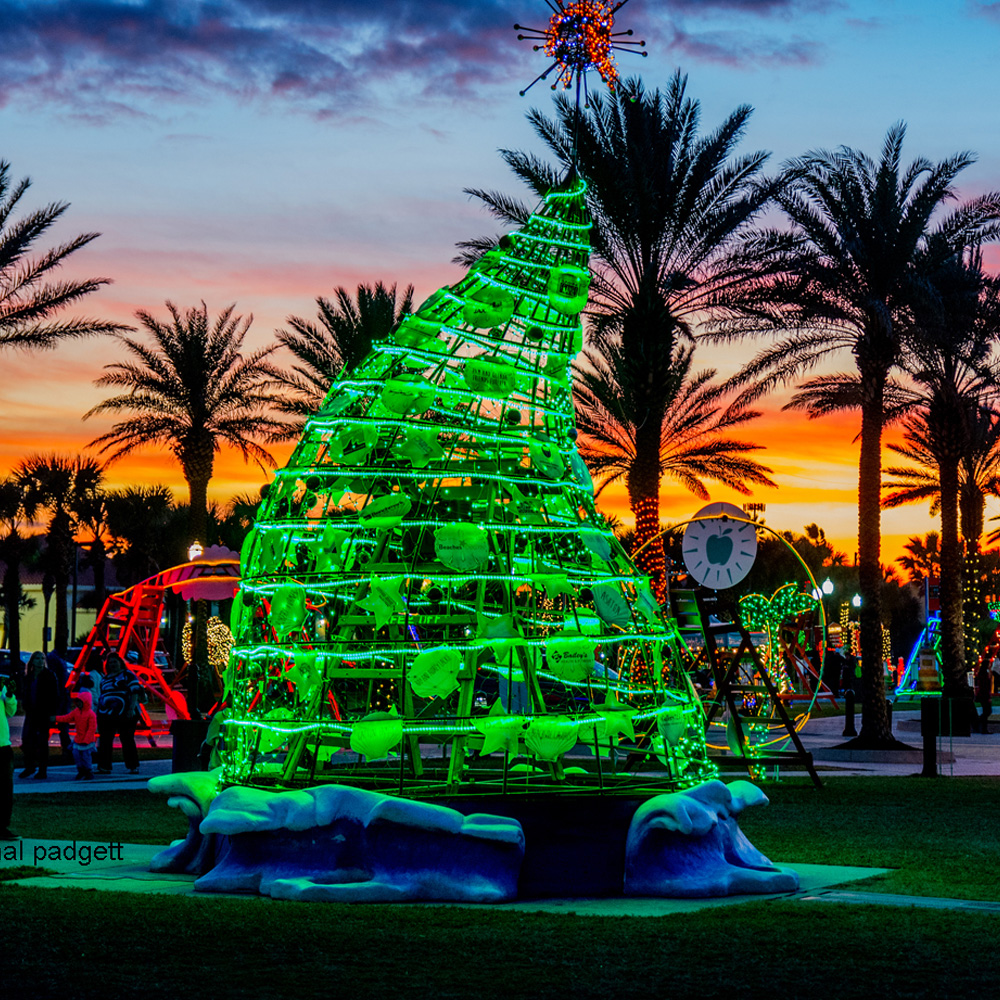 2015 Deck The Chairs^Whimsical Tree with Ornaments